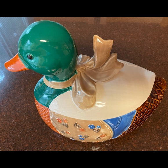 B & D Vintage Mallard Duck Cookie Candy Snack Canister Perfect Shape Like New - Picture 1 of 13